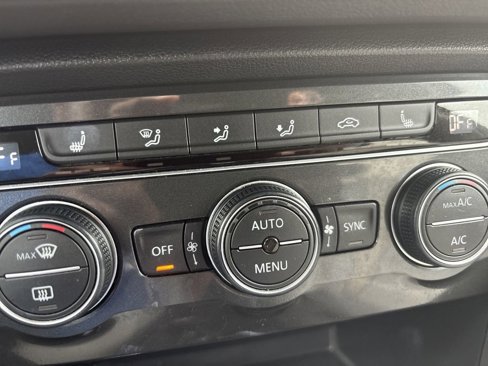 Used 2019 Volkswagen Tiguan SE image 7