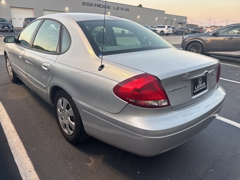 Used 2006 Ford Taurus SE image 3