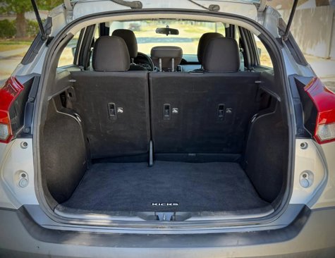 Used 2019 Nissan Kicks SV image 6