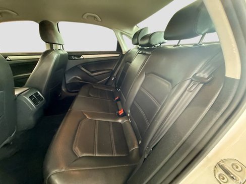 Used 2014 Volkswagen Passat 1.8T SE image 23