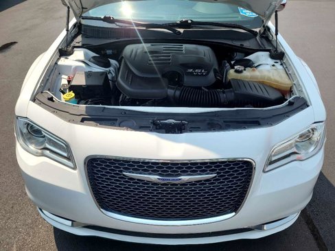 Used 2020 Chrysler 300 Limited image 43