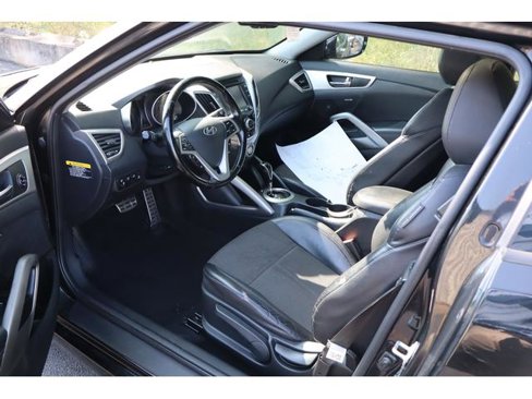 Used 2013 Hyundai Veloster w/ Tech Pkg image 7