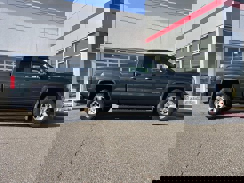 Used 2018 GMC Sierra 1500 SLE w/ SLE Value Package image 13