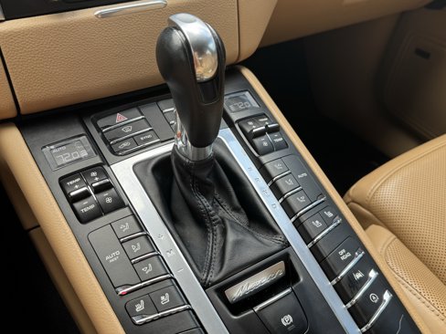 Used 2017 Porsche Macan image 23