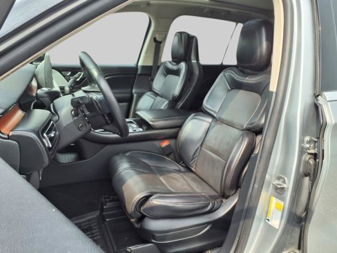 Used 2020 Lincoln Aviator Reserve w/ Equipment Group 202A image 10