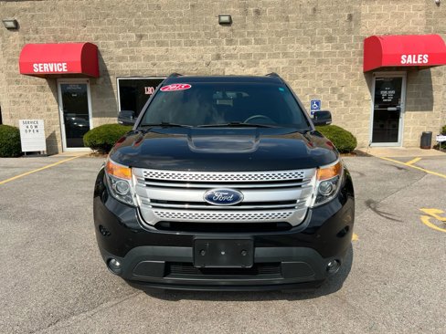 Used 2015 Ford Explorer XLT w/ Equipment Group 202B image 2