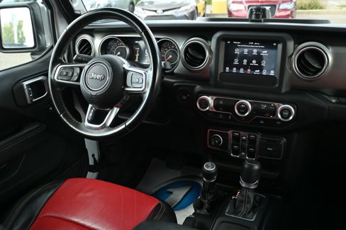 Used 2020 Jeep Gladiator Overland image 12