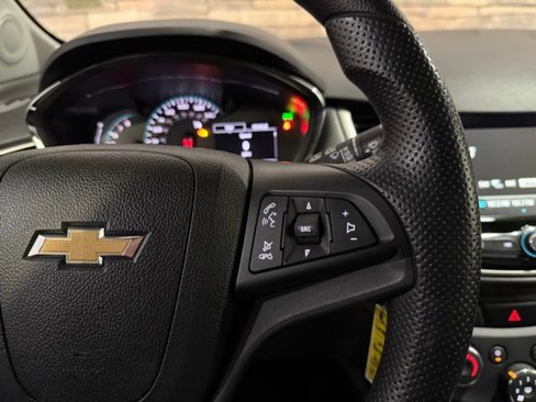 Used 2017 Chevrolet Trax LT image 16