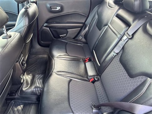Used 2018 Jeep Compass Latitude image 13