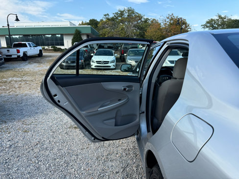 Used 2012 Toyota Corolla LE image 31