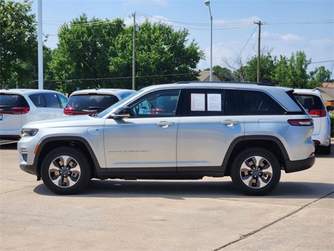Used 2023 Jeep Grand Cherokee 4WD 4xe image 4