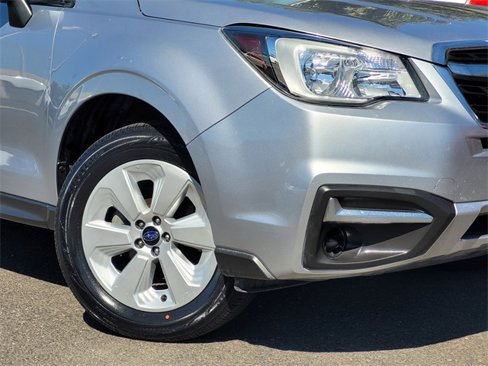 Used 2017 Subaru Forester 2.5i Premium w/ All-Weather Package image 4