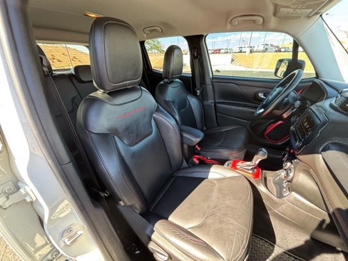 Used 2016 Jeep Renegade Trailhawk w/ Premium Trailhawk Package image 47
