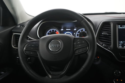 Used 2019 Jeep Cherokee Trailhawk w/ Cold Weather Group image 14
