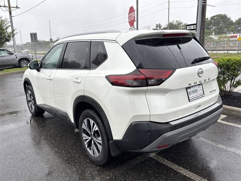 Certified 2022 Nissan Rogue SV w/ SV Premium Package image 6