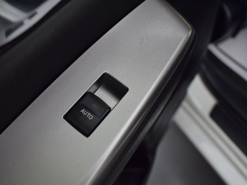Used 2017 Toyota Prius V Two image 11