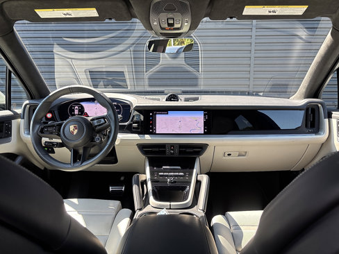 Certified 2025 Porsche Cayenne GTS image 17
