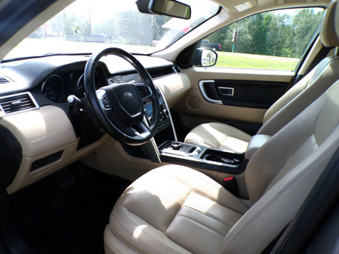 Used 2017 Land Rover Discovery Sport HSE image 35