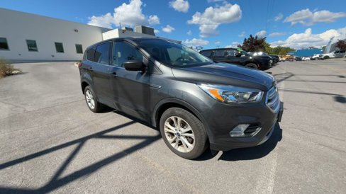 Certified 2019 Ford Escape SE image 2