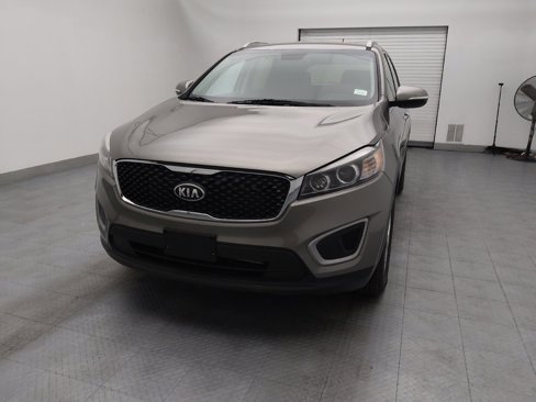 Used 2017 Kia Sorento LX image 15