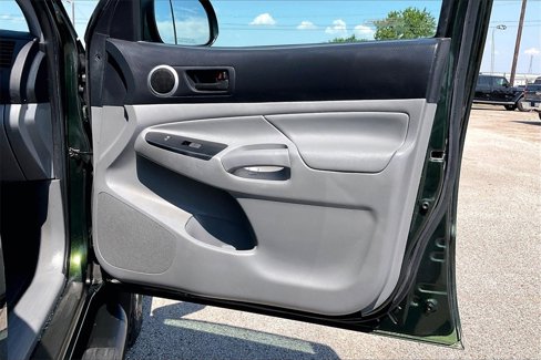 Used 2014 Toyota Tacoma PreRunner image 24