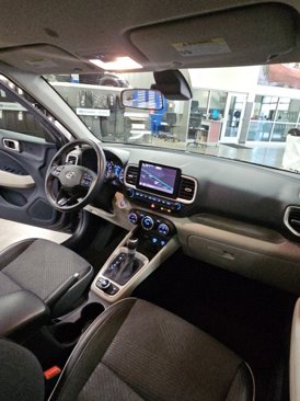 Used 2021 Hyundai Venue image 36