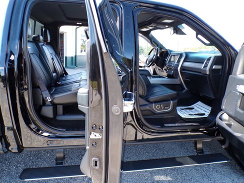 Used 2017 Ford F250 Platinum w/ Platinum Ultimate Package image 4