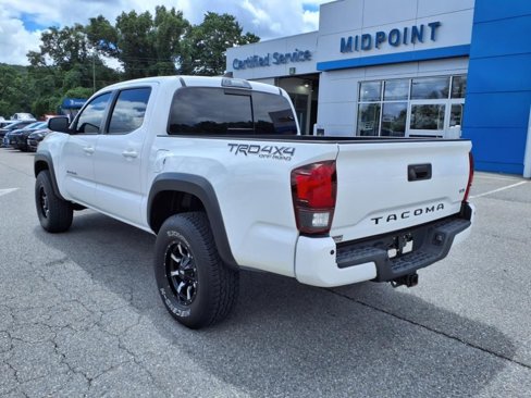 Used 2019 Toyota Tacoma TRD Off-Road image 6