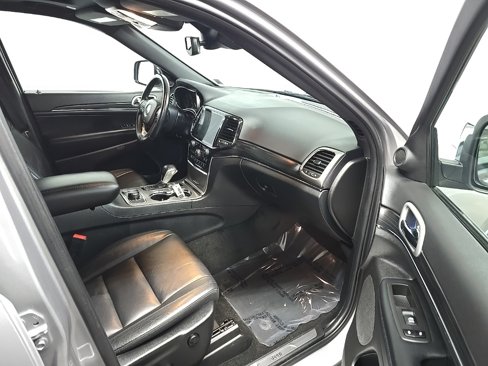 Used 2021 Jeep Grand Cherokee Limited image 16