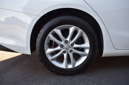 Used 2017 Chevrolet Malibu LT image 14