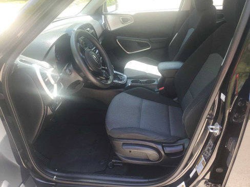Used 2021 Kia Soul LX image 17