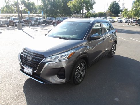 Used 2022 Nissan Kicks SV image 4