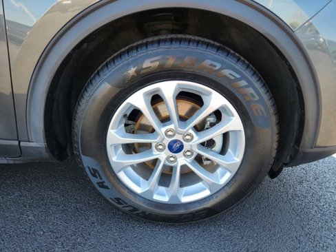 Used 2020 Ford Escape SE image 40