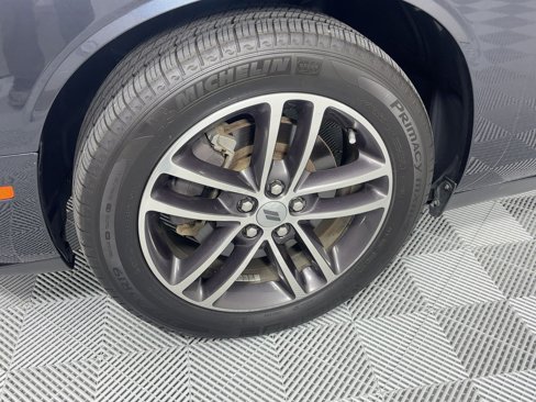 Used 2019 Dodge Challenger SXT image 12