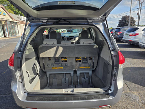 Used 2013 Toyota Sienna LE image 19