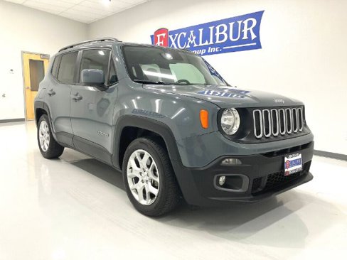 Used 2018 Jeep Renegade Latitude image 2