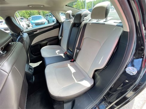 Used 2020 Ford Fusion SE w/ Equipment Group 151A image 24
