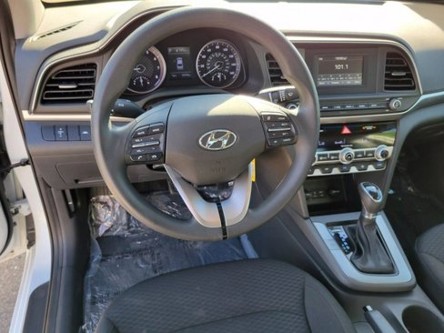 Used 2020 Hyundai Elantra SE image 6