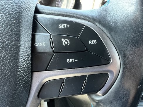 Used 2020 Jeep Grand Cherokee Laredo image 38