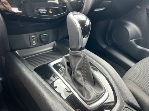 Used 2018 Nissan Rogue Sport S w/ S Appearance Package image 21