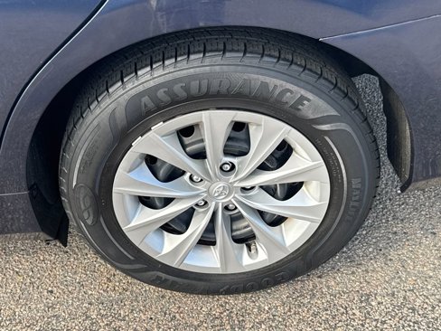 Used 2016 Toyota Camry LE image 36