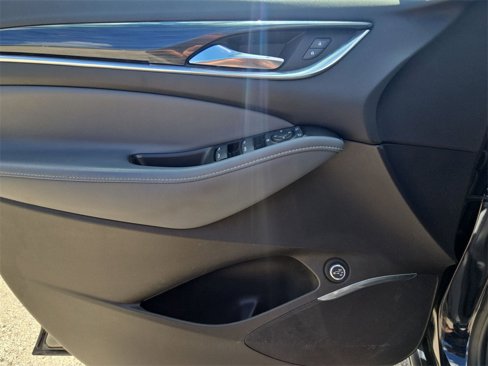 Used 2020 Buick Enclave Essence image 23