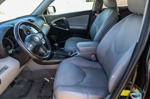 Used 2011 Toyota RAV4 Limited image 16