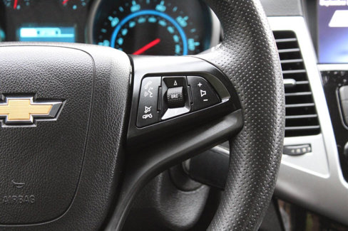 Used 2015 Chevrolet Cruze LT w/ Technology Package image 36