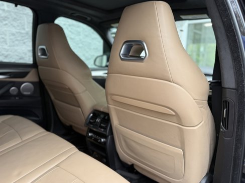 Used 2015 BMW X5 M image 40