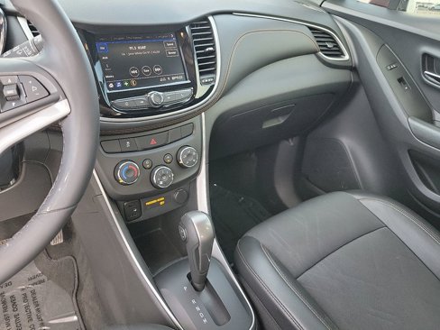 Used 2021 Chevrolet Trax LT w/ LT Convenience Package image 20