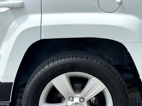Used 2012 Jeep Patriot Limited w/ Sun/Sound Group image 12