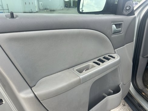 Used 2006 Mercury Montego Luxury image 9