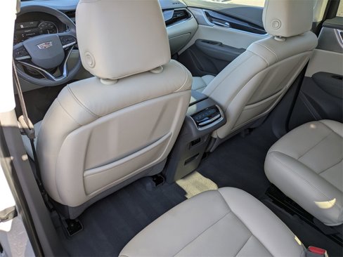 Used 2022 Cadillac XT6 Premium Luxury image 28