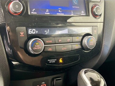 Used 2021 Nissan Rogue Sport SV image 27